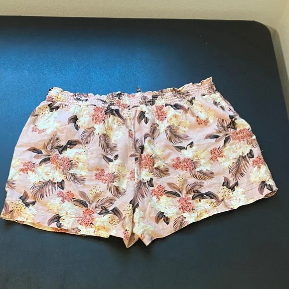 Floral Print Women's Tie Front Elastic Waist Linen Shorts - Picture 4 of 7